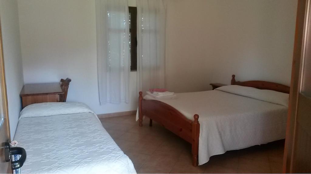 Agriturismo Su Barraccu Loceri Стая снимка